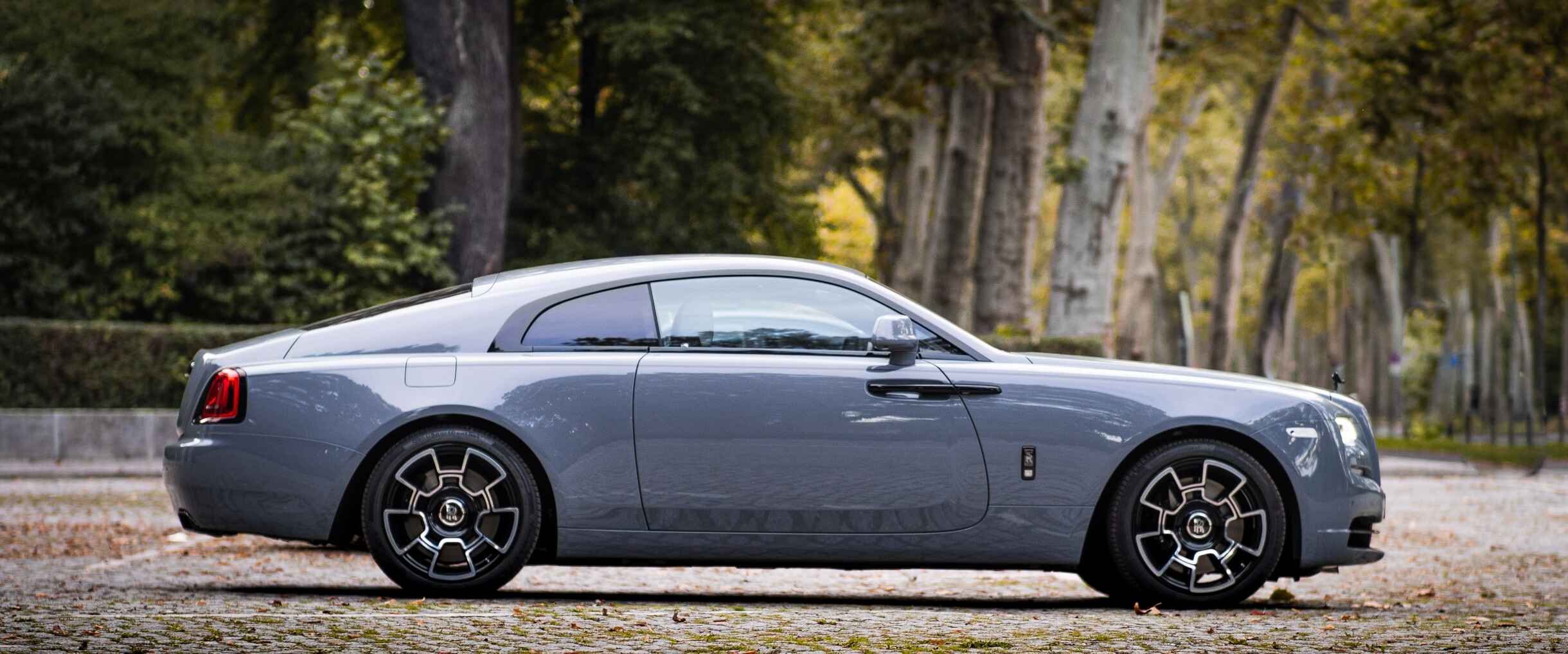 High-end luxury car ready for export from Austria – Zoloto GmbH professional logistics and vehicle transport to Central Asia